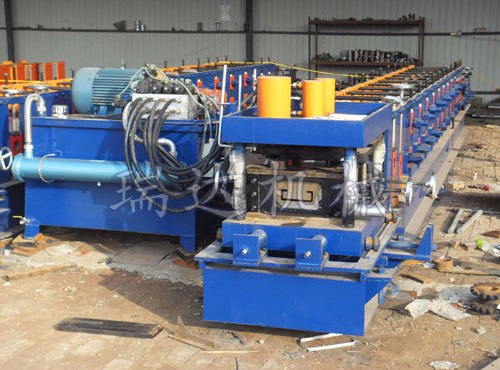 液壓驅(qū)動C型鋼機